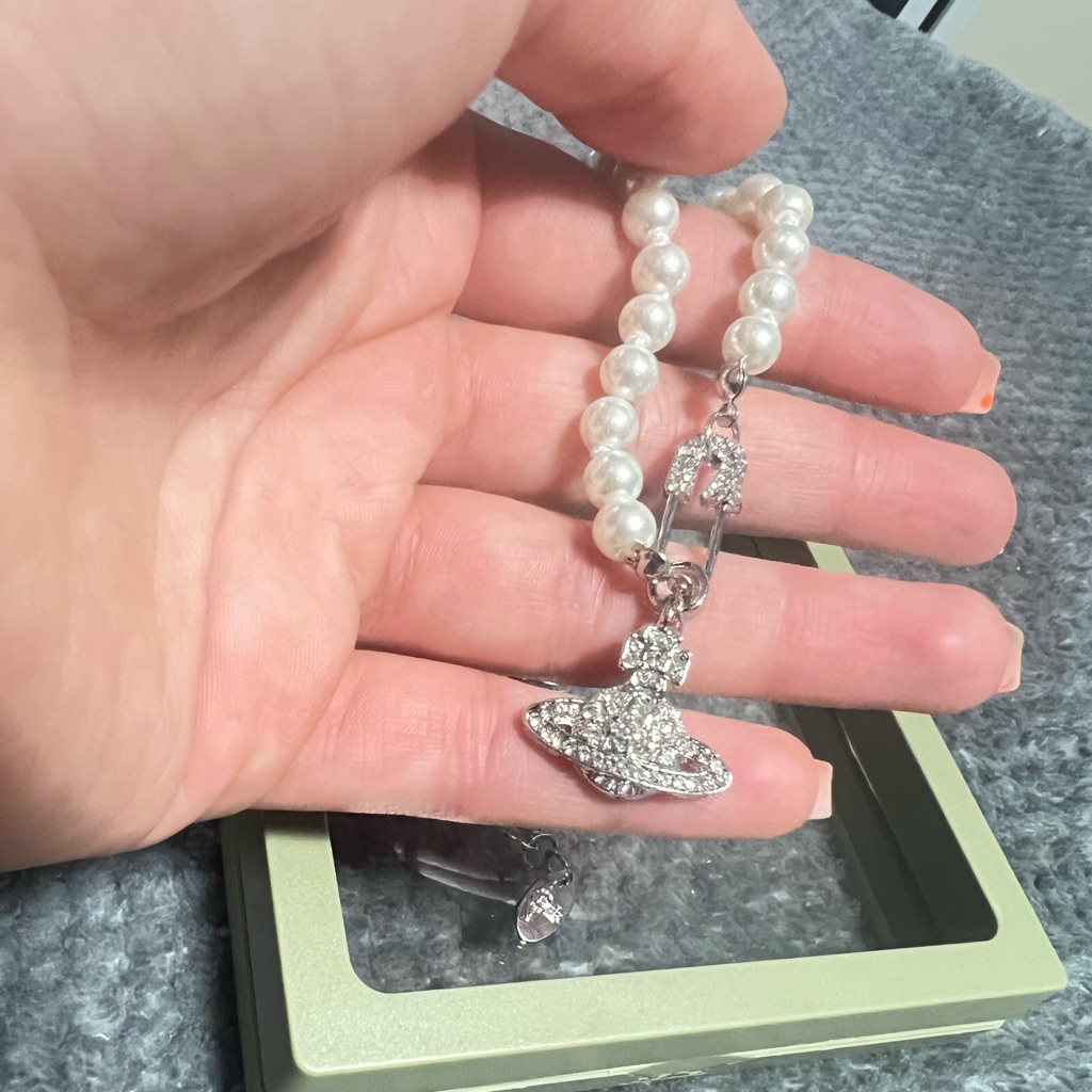 Beautiful Vivienne Westwood Vw Brand New Necklace Pearl  Silver Details